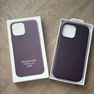 Apple iPhone 13 Pro Max Leather Case - Dark Purple